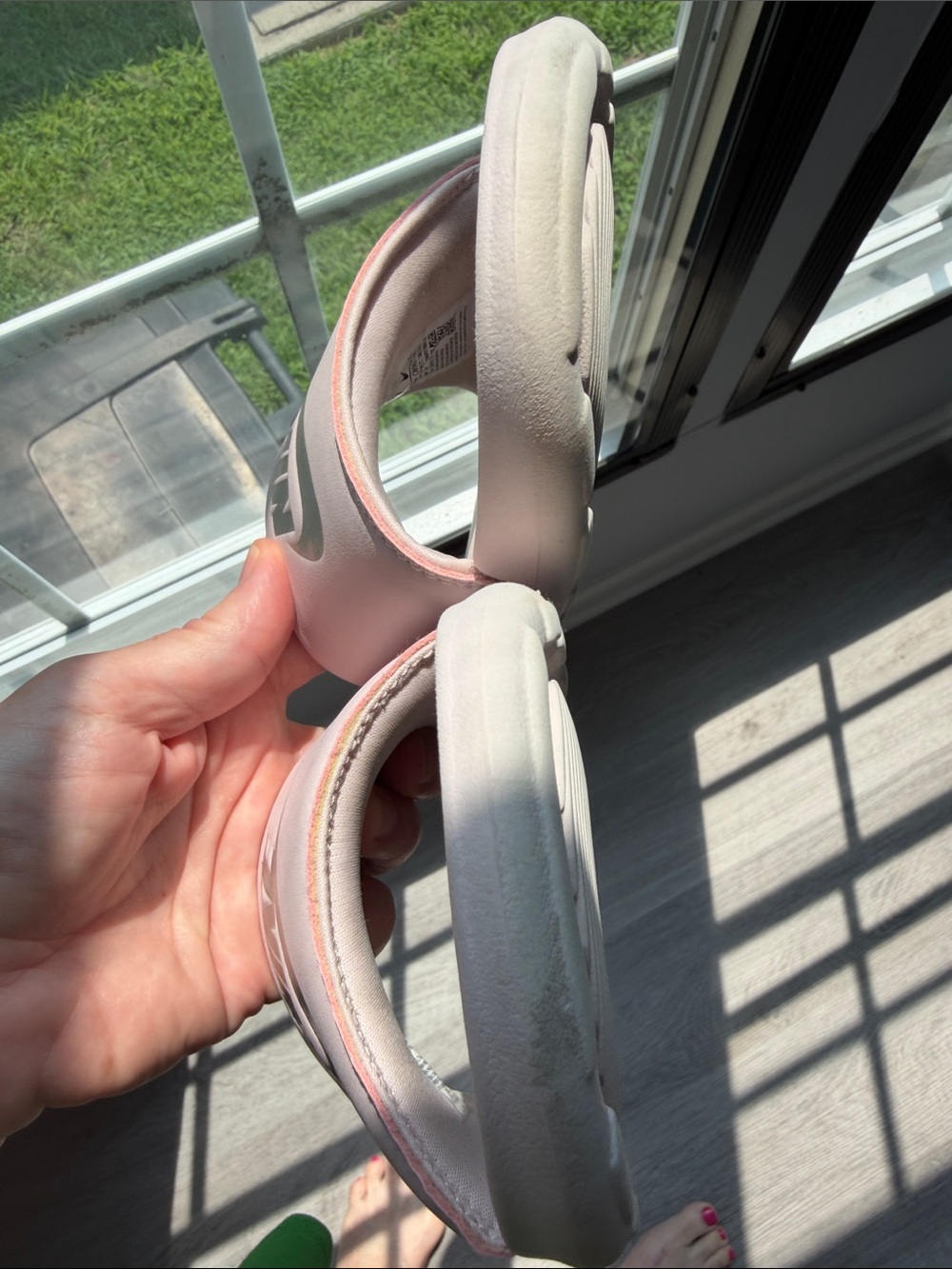 Nike Victori Light Pink Slide Sandals with Silver Logo - Picture 4 of 7